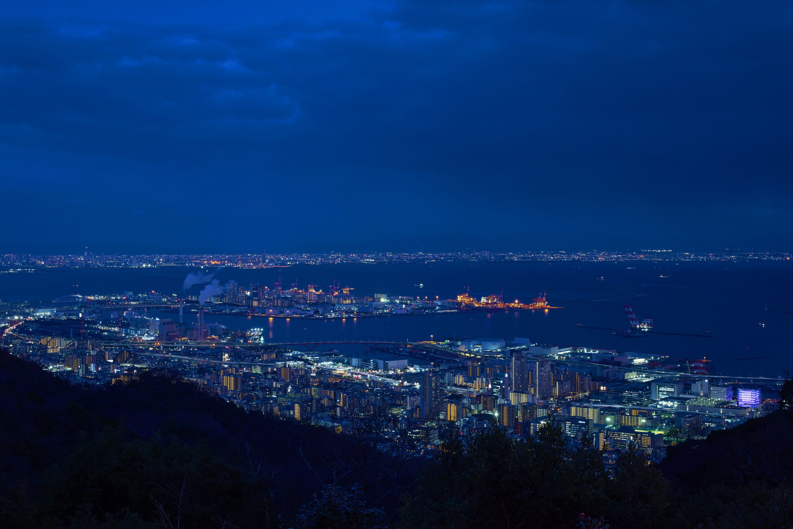 森のホール2Fからの夜景80_L1090784