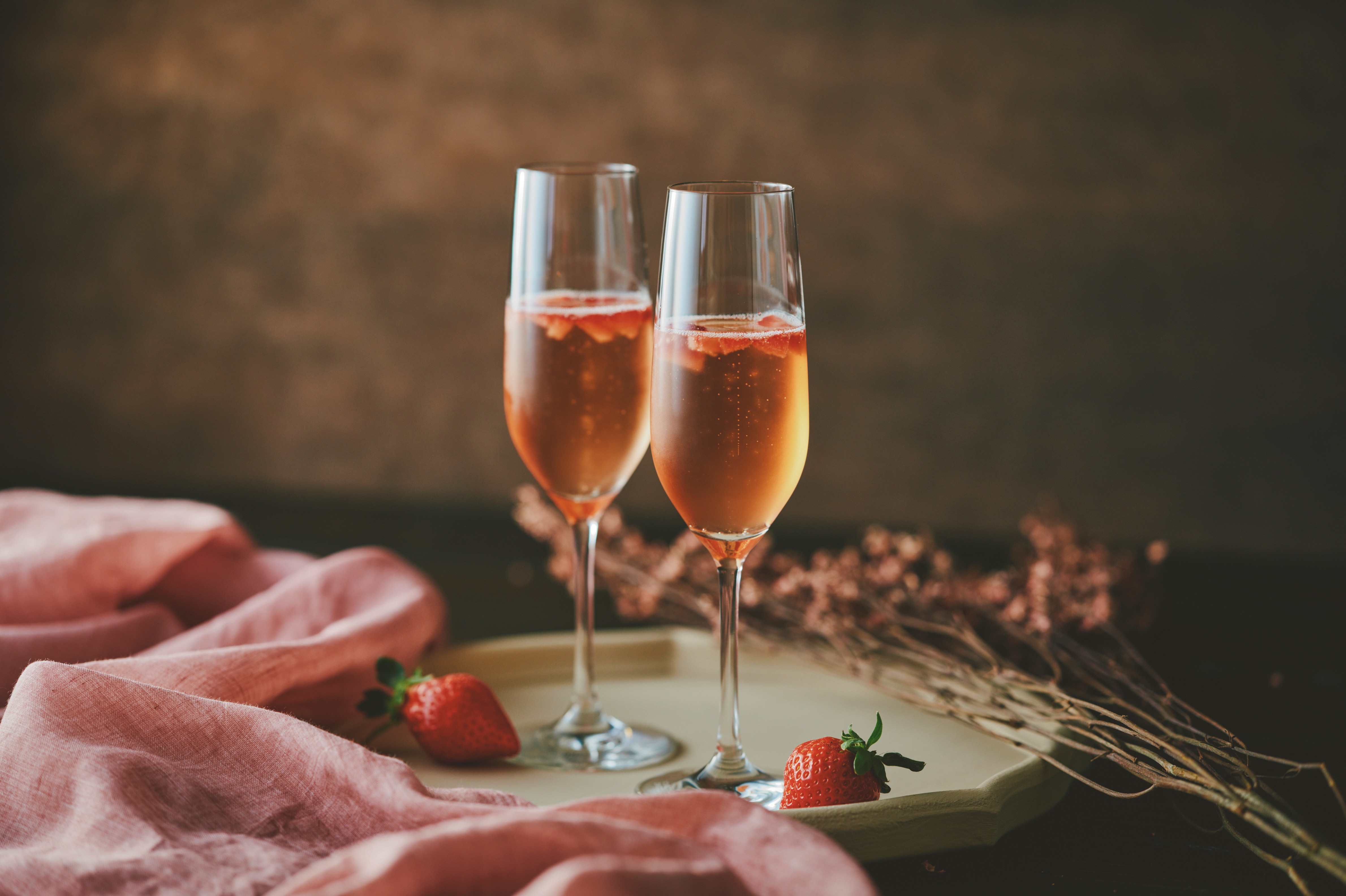 苺入りスパークリングワイン ロゼ_LXB7896