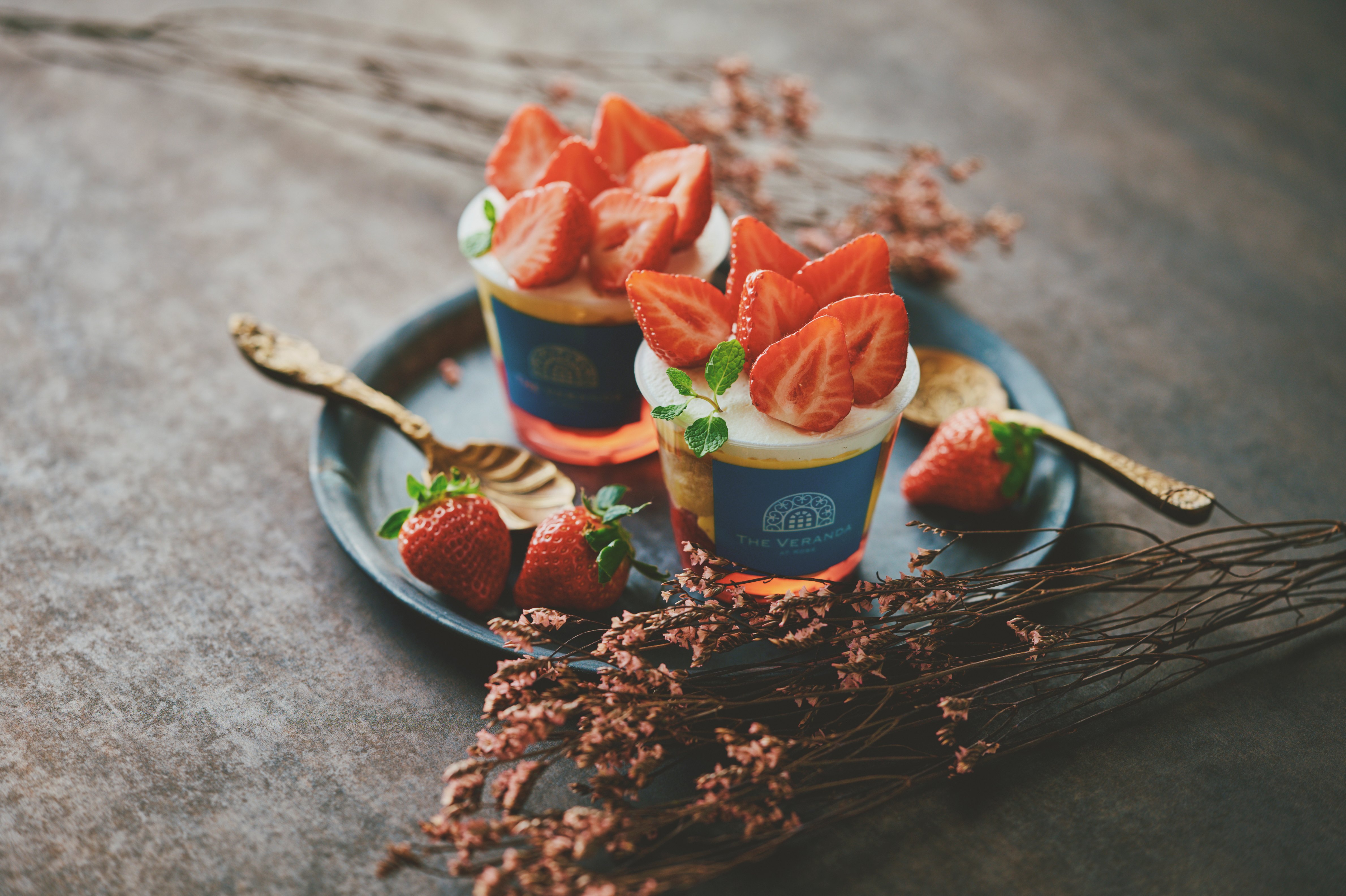 季節のスペシャルサヴァラン_あまおう苺_LXB7913