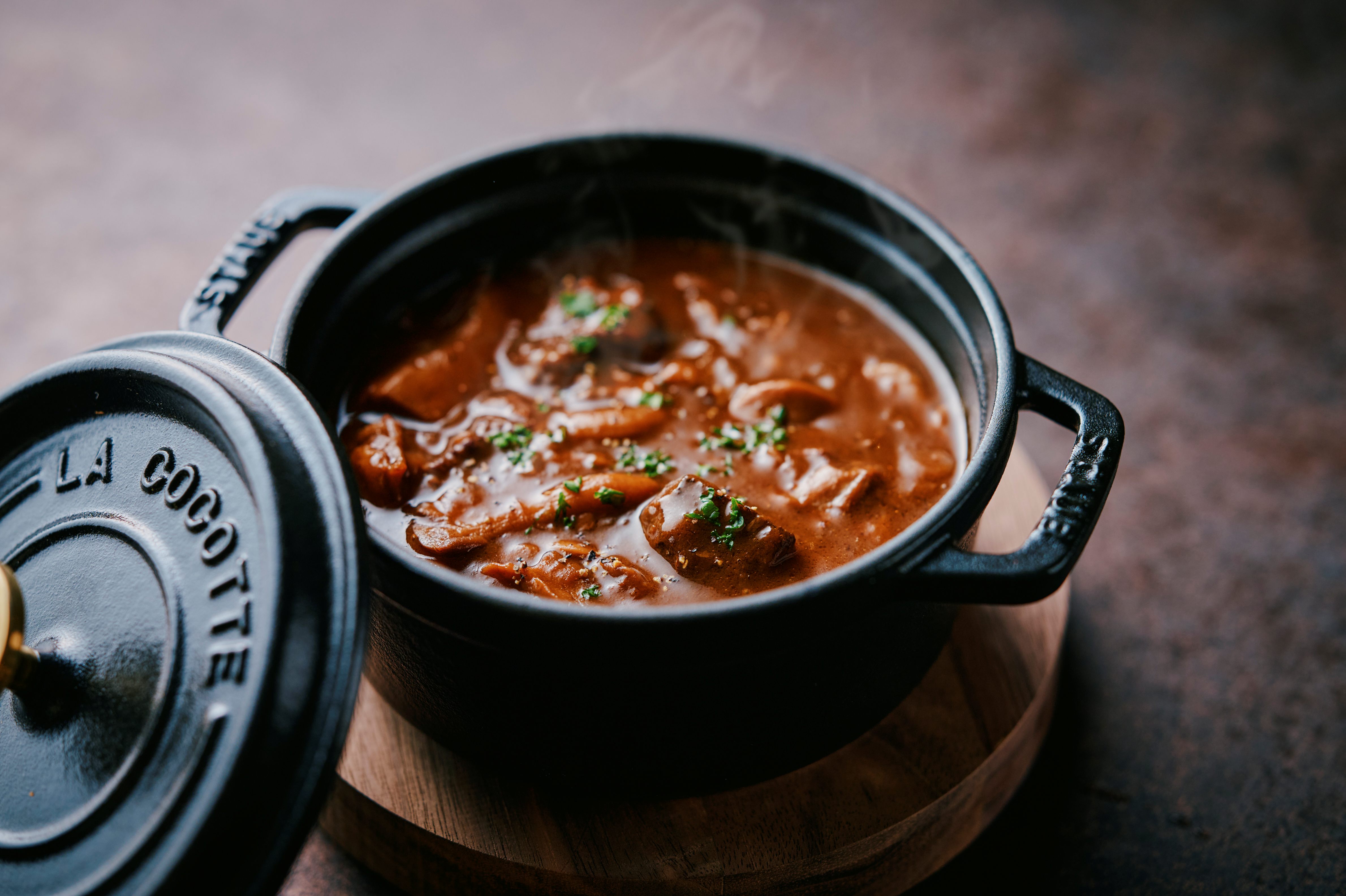 国産牛とキノコのビーフシチュー 赤ワイン風味